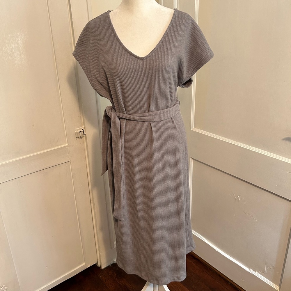 Gray Ribbed V-Neck Belted Dress NWT